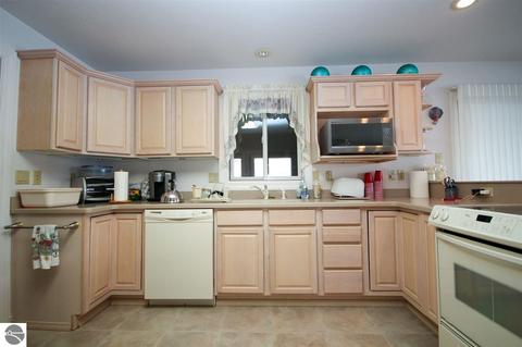 3902 E River Rd, Mount Pleasant, MI 48858 photo 10