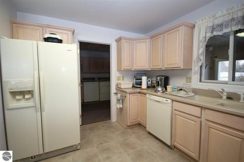 3902 E River Rd, Mount Pleasant, MI 48858 photo 12