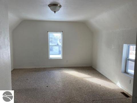 404 E Pine St, Cadillac, MI 49601 photo 10