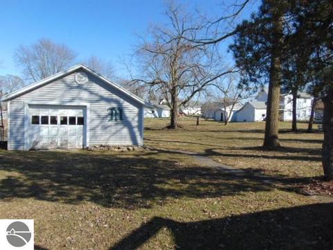 516 N Pine River St, Ithaca, MI 48847 photo 5