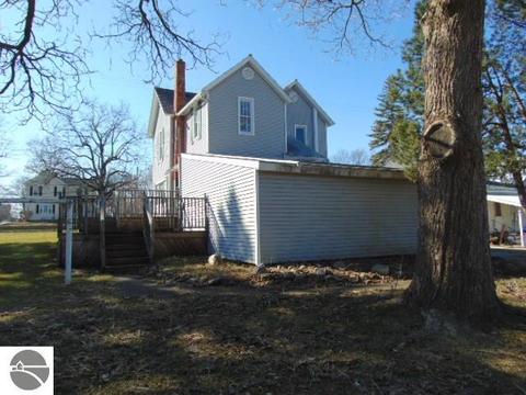 516 N Pine River St, Ithaca, MI 48847 photo 6