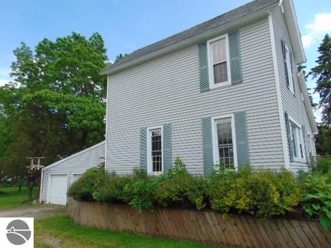 516 N Pine River St, Ithaca, MI 48847 photo 4