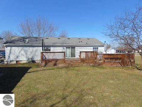 600 Norton Gibbs Dr, Ithaca, MI 48847 photo 3