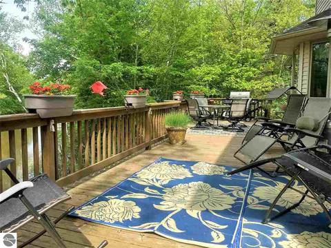 7480 E River Rd, Mount Pleasant, MI 48858 photo 4