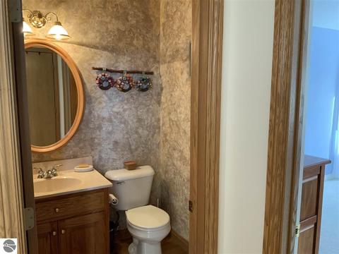 7480 E River Rd, Mount Pleasant, MI 48858 photo 33