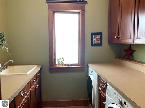 7096 S Cedarview Ln, Cedar, MI 49621 photo 16