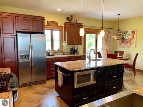 7096 S Cedarview Ln, Cedar, MI 49621 photo 11