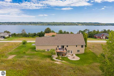 7096 S Cedarview Ln, Cedar, MI 49621 photo 4