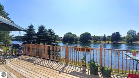 340 Gitchegumee Dr, Buckley, MI 49620 photo 2