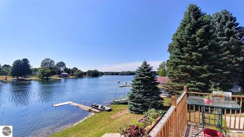 340 Gitchegumee Dr, Buckley, MI 49620 photo 3