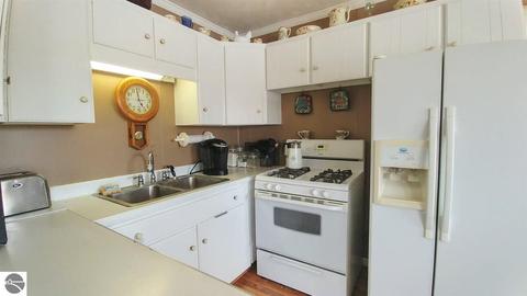 340 Gitchegumee Dr, Buckley, MI 49620 photo 6