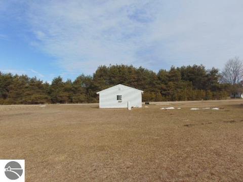 9675 W Tyler Rd, Sumner, MI 48889 photo 18