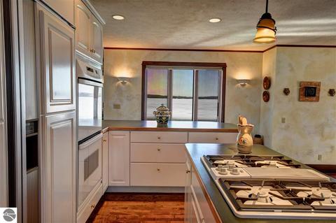 8193 S Pine Tree Ln, Cedar, MI 49621 photo 20