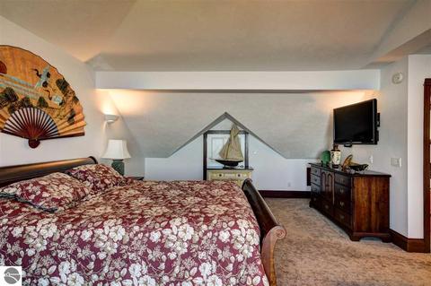 8193 S Pine Tree Ln, Cedar, MI 49621 photo 29
