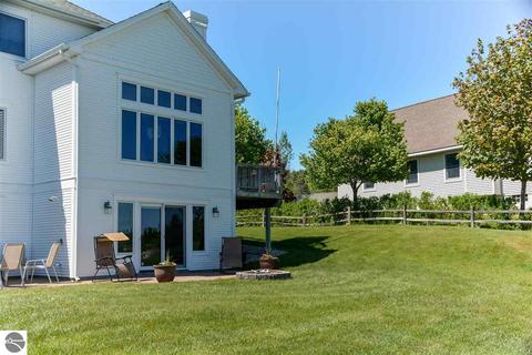 8193 S Pine Tree Ln, Cedar, MI 49621 photo 8
