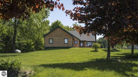 5375 Wright Rd, Bellaire, MI 49615 photo 3