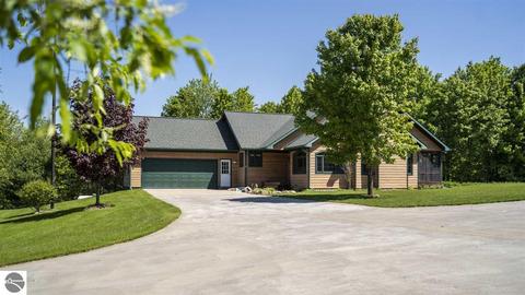 5375 Wright Rd, Bellaire, MI 49615 photo 1
