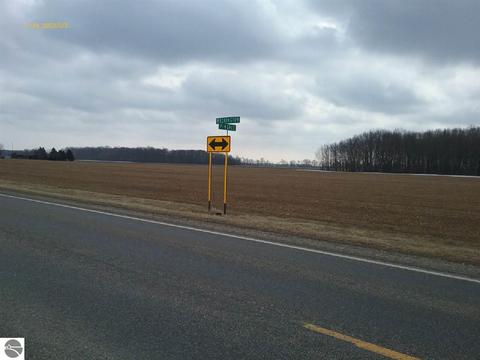 740 N Pingree Rd, Sumner, MI 48889 photo 11