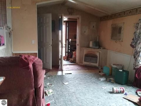 740 N Pingree Rd, Sumner, MI 48889 photo 5