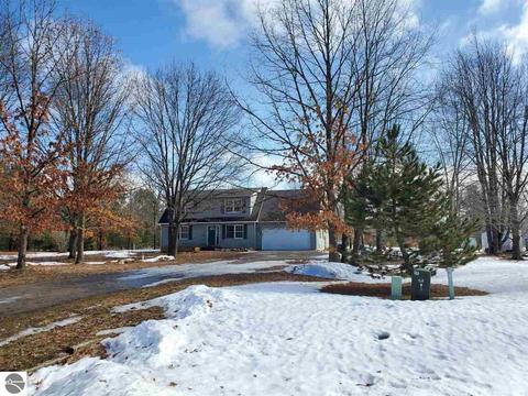 7655 Hampton Cir, Grawn, MI 49637 photo 17