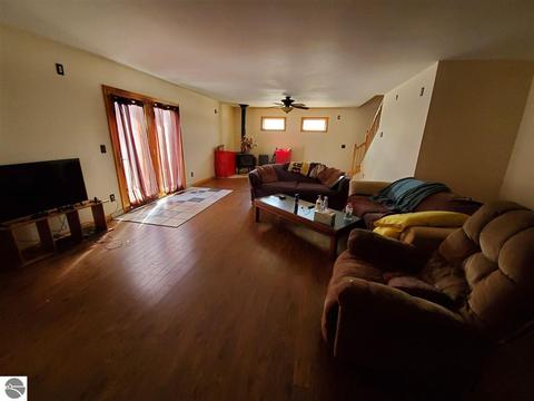 7655 Hampton Cir, Grawn, MI 49637 photo 3