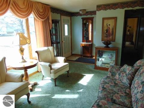615 Emerson St, Ithaca, MI 48847 photo 13