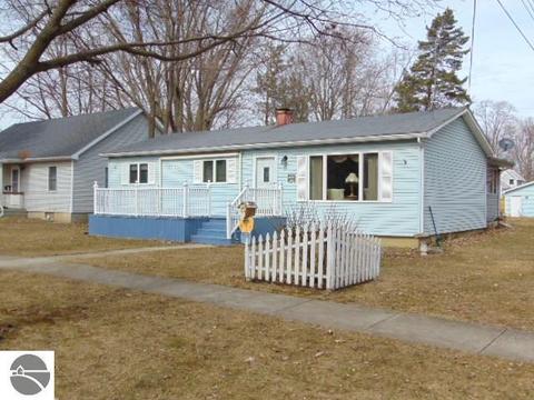 615 Emerson St, Ithaca, MI 48847 photo 1