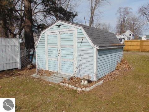 615 Emerson St, Ithaca, MI 48847 photo 3