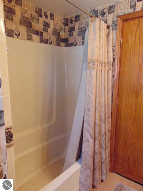 615 Emerson St, Ithaca, MI 48847 photo 21