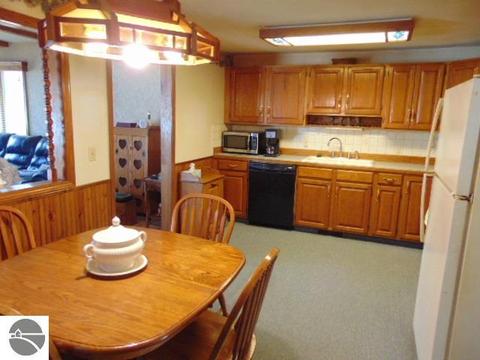 615 Emerson St, Ithaca, MI 48847 photo 6