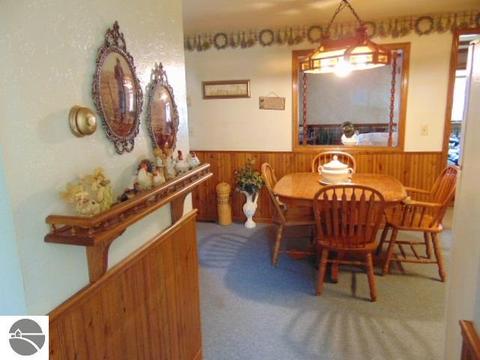 615 Emerson St, Ithaca, MI 48847 photo 10
