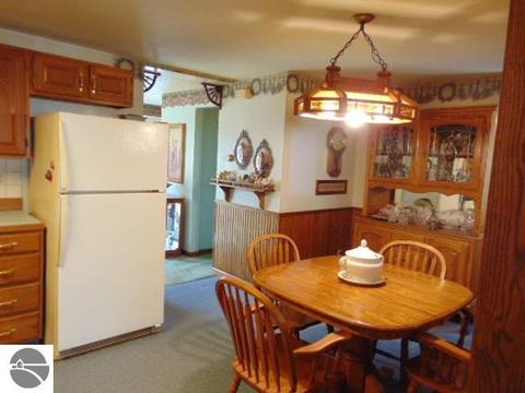 615 Emerson St, Ithaca, MI 48847 photo 7