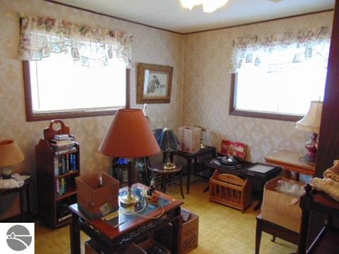 335 S Ithaca St, Ithaca, MI 48847 photo 13