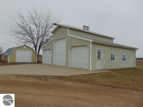 2871 E Roggy Rd, Ithaca, MI 48847 photo 3
