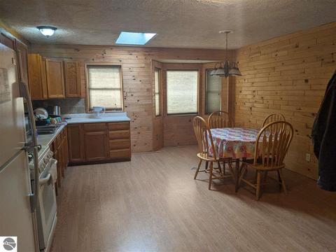 235 S Court St, Au Gres, MI 48703 photo 4