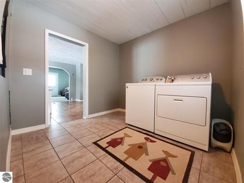 501 N Elm St, Ithaca, MI 48847 photo 11