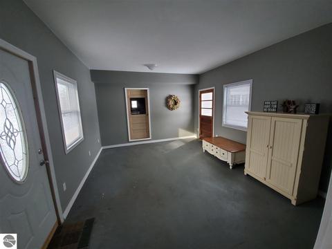 501 N Elm St, Ithaca, MI 48847 photo 9