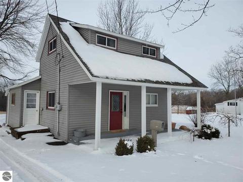 501 N Elm St, Ithaca, MI 48847 photo 2