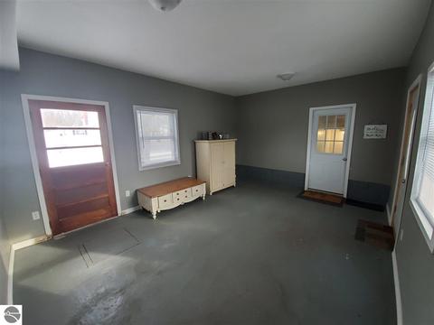 501 N Elm St, Ithaca, MI 48847 photo 10