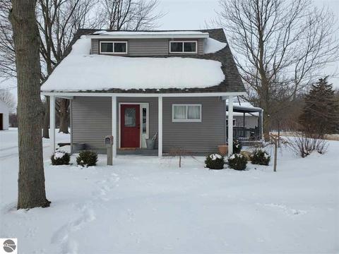 501 N Elm St, Ithaca, MI 48847 photo 3