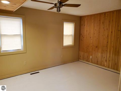 102 Elm St, Harrison, MI 48625 photo 23