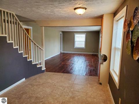 102 Elm St, Harrison, MI 48625 photo 3