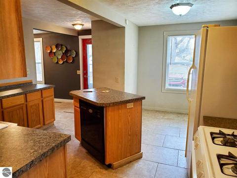102 Elm St, Harrison, MI 48625 photo 16