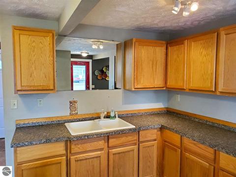 102 Elm St, Harrison, MI 48625 photo 12