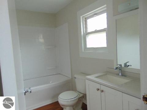 218 W Arcada St, Ithaca, MI 48847 photo 9