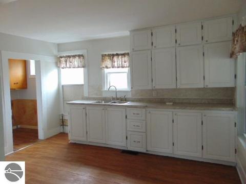 218 W Arcada St, Ithaca, MI 48847 photo 6