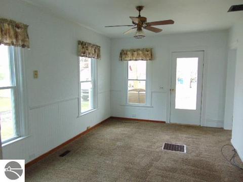 218 W Arcada St, Ithaca, MI 48847 photo 5