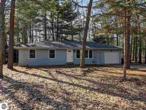 4506 Case Blvd, Interlochen, MI 49643 photo 3