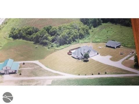 800 N Jerome Rd, Ithaca, MI 48847 photo 4