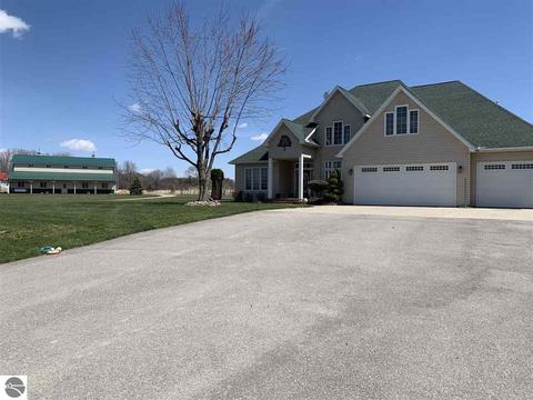 800 N Jerome Rd, Ithaca, MI 48847 photo 2